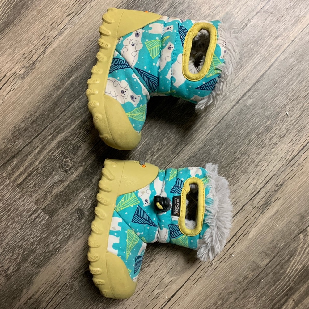 Toddler BOGS in GUC size 5